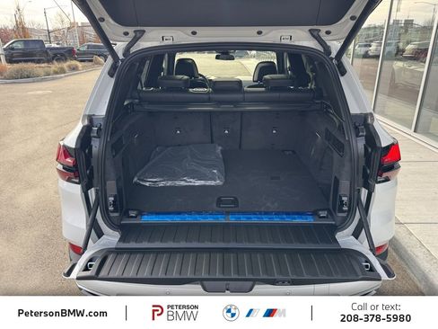 Used 2026 BMW X5 xDrive50e image 7