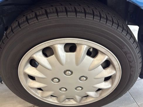 Used 2010 Toyota Yaris Sedan FWD image 36