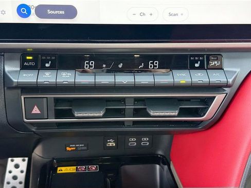 Used 2025 Toyota Camry XSE AWD/4WD image 16