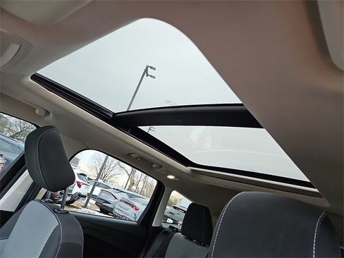 Used 2018 Ford Escape SE image 14