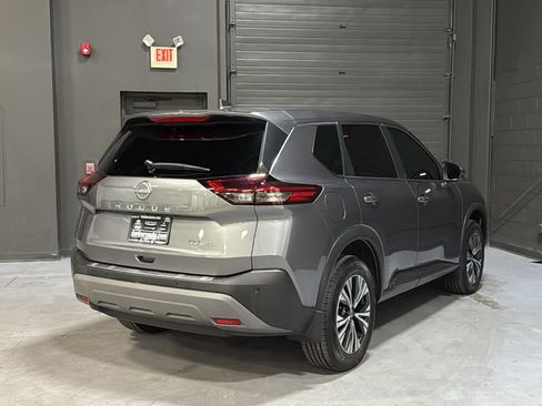 Used 2022 Nissan Rogue SV AWD/4WD image 3