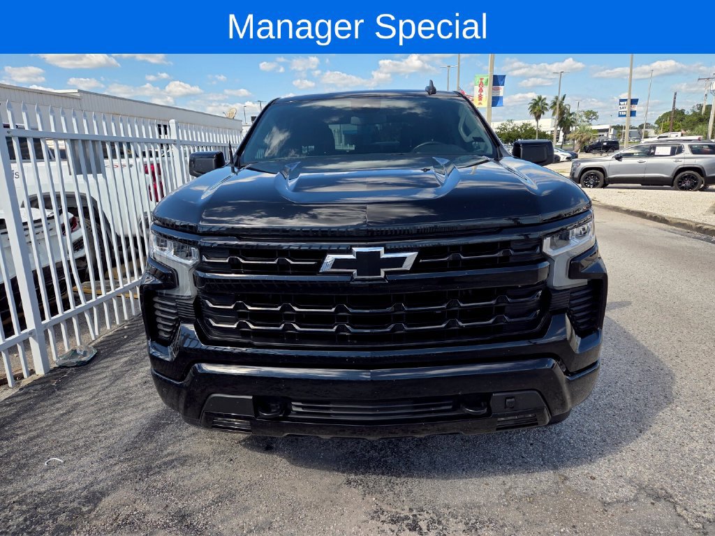 Used 2023 Chevrolet Silverado 1500 RST AWD/4WD image 2