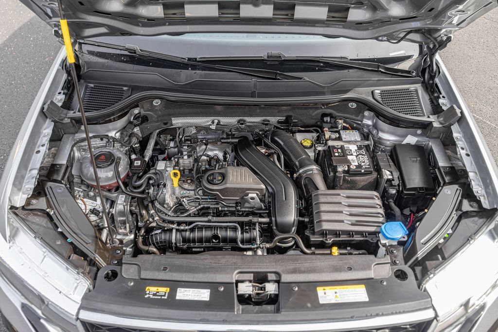 Certified 2024 Volkswagen Taos S FWD image 34