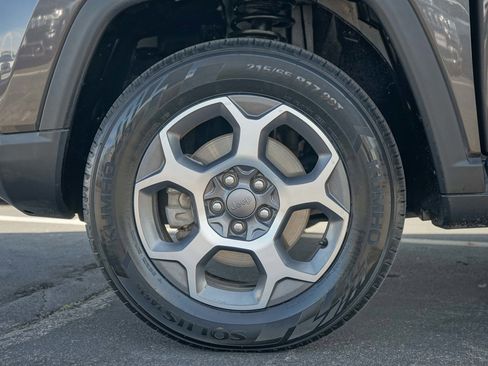 Used 2022 Jeep Compass Trailhawk w/ Trailhawk Convenience Group image 10