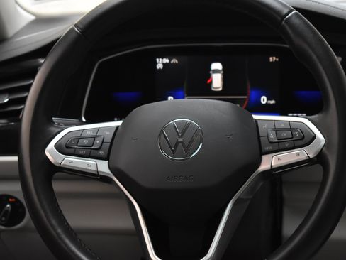 Used 2022 Volkswagen Jetta SE image 32