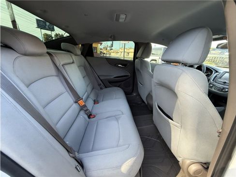 Used 2018 Chevrolet Malibu LS image 25