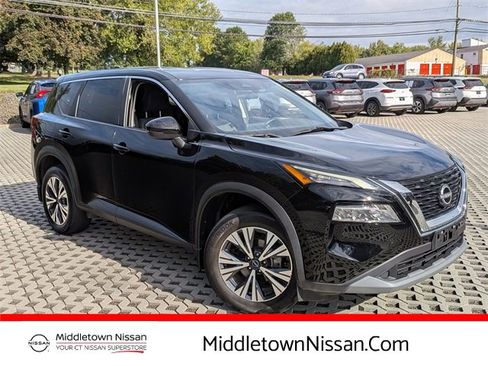 Certified 2022 Nissan Rogue SV image 1