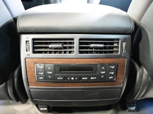 Used 2019 Toyota Land Cruiser image 82