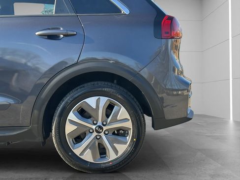 Used 2019 Kia Niro EX w/ Cold Weather Package 2.0 FWD image 22