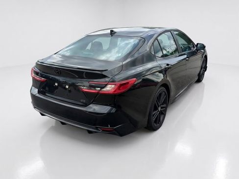 Used 2026 Toyota Camry Hybrid w/ Convenience Package FWD image 7