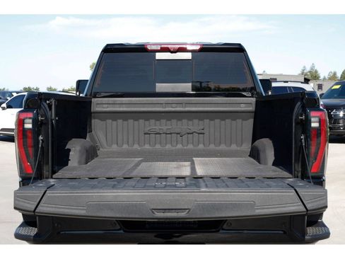 Used 2024 GMC Sierra 2500 AT4X AWD/4WD image 27