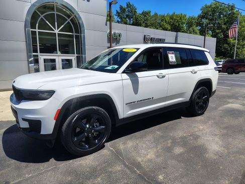 Certified 2024 Jeep Grand Cherokee L Laredo AWD/4WD image 2
