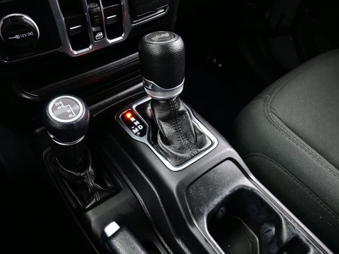 Used 2022 Jeep Wrangler Unlimited Sport S image 19