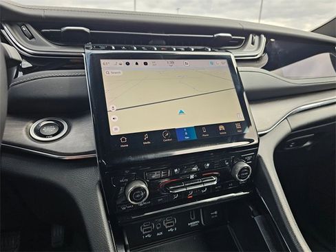 New 2023 Jeep Grand Cherokee Overland w/ Advanced Protech Group III image 19