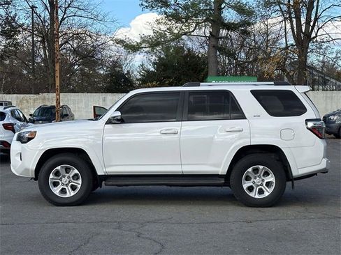Used 2019 Toyota 4Runner SR5 Premium image 2