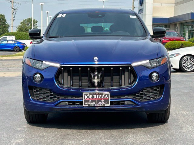 Used 2024 Maserati Levante GT Ultima AWD/4WD image 3
