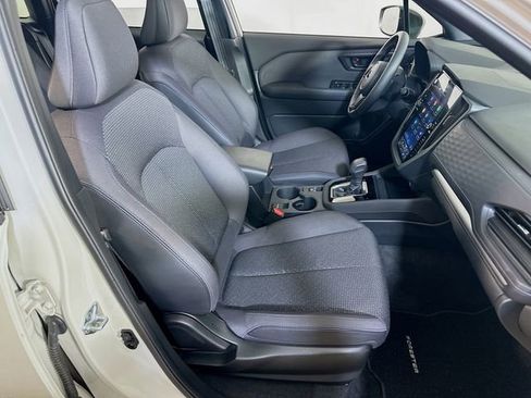 Used 2025 Subaru Forester Premium AWD/4WD image 12