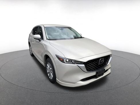 Used 2025 MAZDA CX-5 AWD 2.5 S w/ Preferred Package image 3