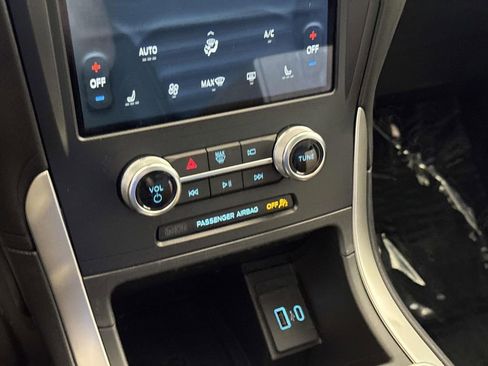 Used 2024 Ford Edge SEL w/ Convenience Package image 22