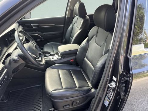 Used 2025 Kia Telluride S FWD image 24