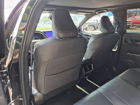 Certified 2024 Toyota Crown AWD/4WD image 16