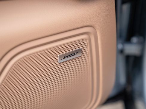 Used 2025 Porsche Macan image 11