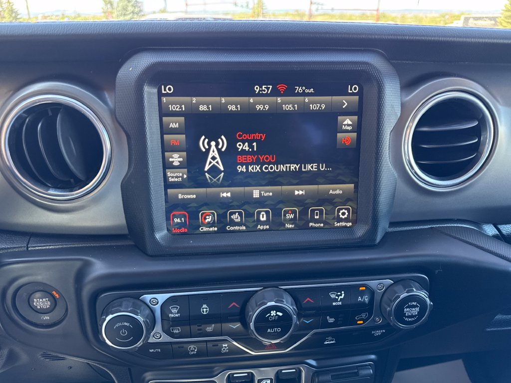 Used 2021 Jeep Gladiator Rubicon AWD/4WD image 17