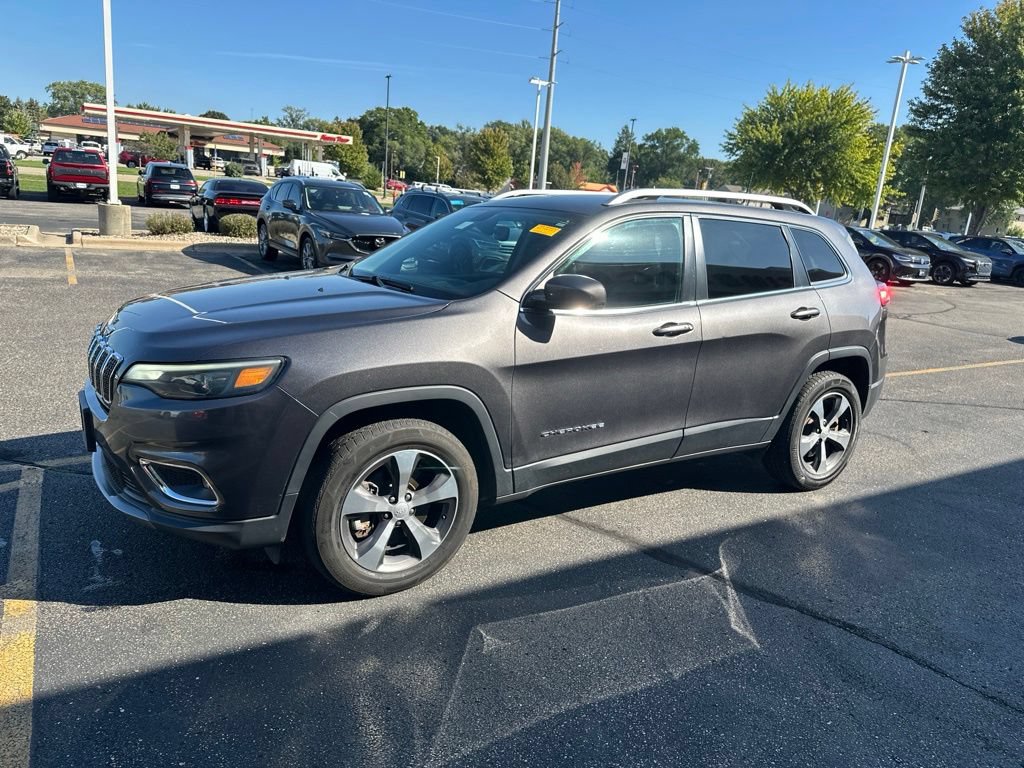 Used 2019 Jeep Cherokee Limited w/ Luxury Group AWD/4WD image 3