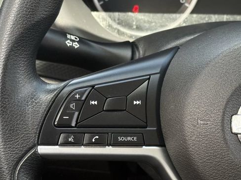 Used 2021 Nissan Kicks S FWD image 13