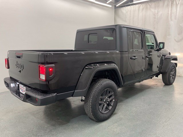 New 2026 Jeep Gladiator Sport AWD/4WD image 7