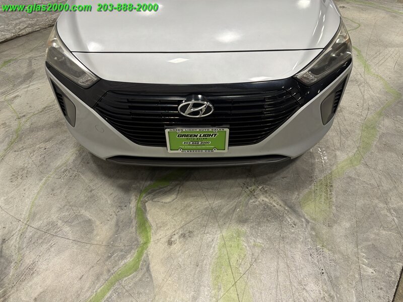 Used 2018 Hyundai Ioniq Blue FWD image 18