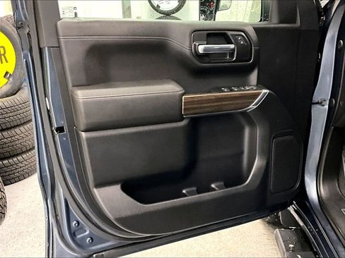 Used 2021 Chevrolet Silverado 1500 LT AWD/4WD image 9