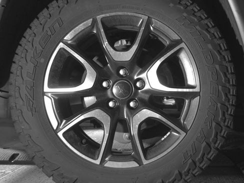 Used 2025 Jeep Compass Trailhawk AWD/4WD image 15