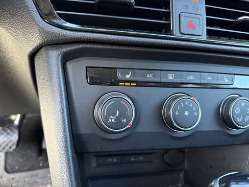 Used 2022 Volkswagen Taos SE image 30