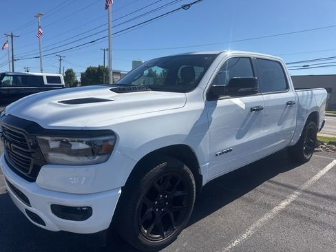 Used 2024 RAM 1500 Laramie AWD/4WD image 7