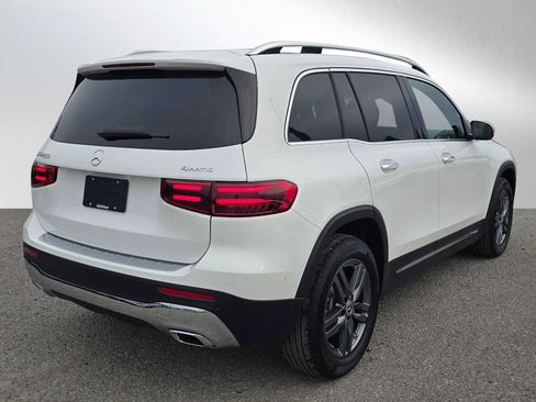 Used 2026 Mercedes-Benz GLB 250 4MATIC image 4