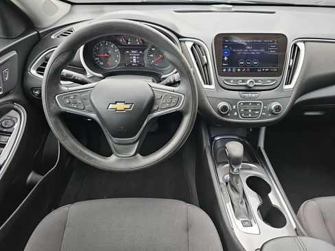 Used 2022 Chevrolet Malibu LT FWD image 19