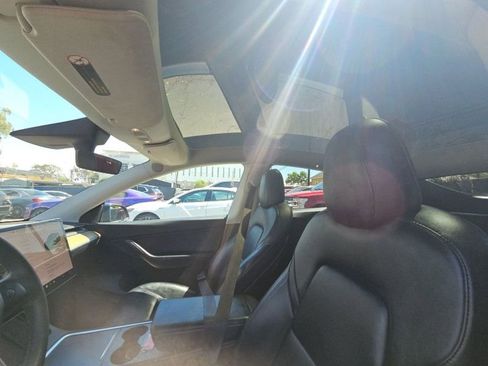 Used 2022 Tesla Model Y Performance image 5