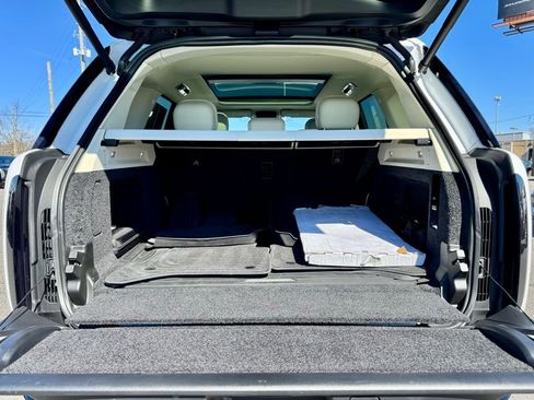 Used 2023 Land Rover Range Rover SE image 37
