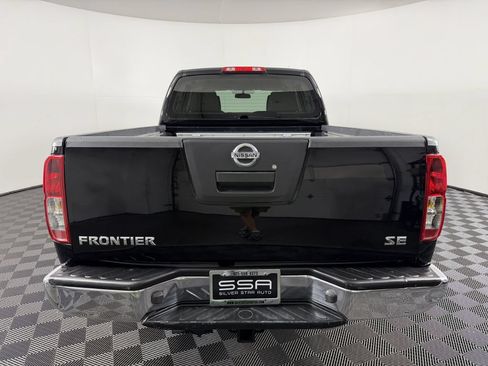 Used 2010 Nissan Frontier SE RWD image 7