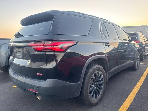Used 2022 Chevrolet Traverse RS FWD image 3