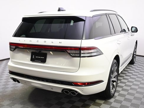 New 2026 Lincoln Aviator AWD image 6
