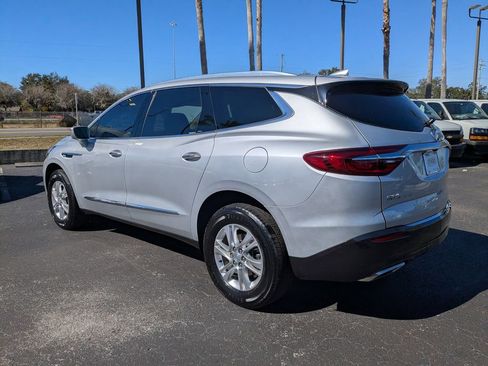 Used 2020 Buick Enclave Essence image 6