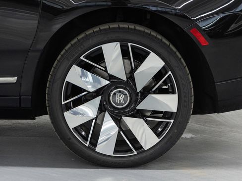 New 2026 Rolls-Royce Cullinan image 14