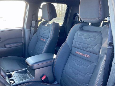 Used 2025 Nissan Frontier PRO-4X w/ Pro Convenience Package image 8