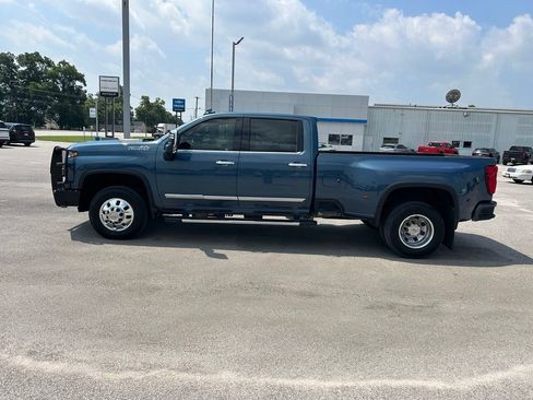 Used 2025 Chevrolet Silverado 3500 High Country AWD/4WD image 2