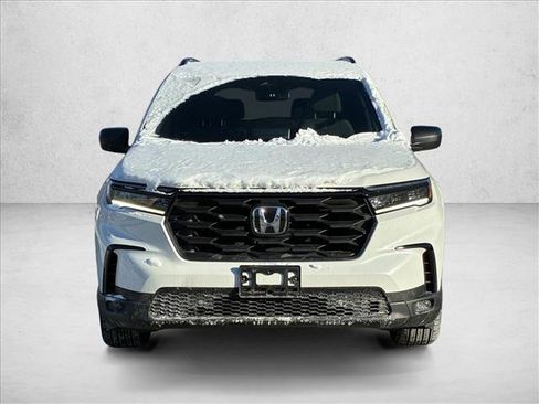 Used 2023 Honda Pilot Sport image 2