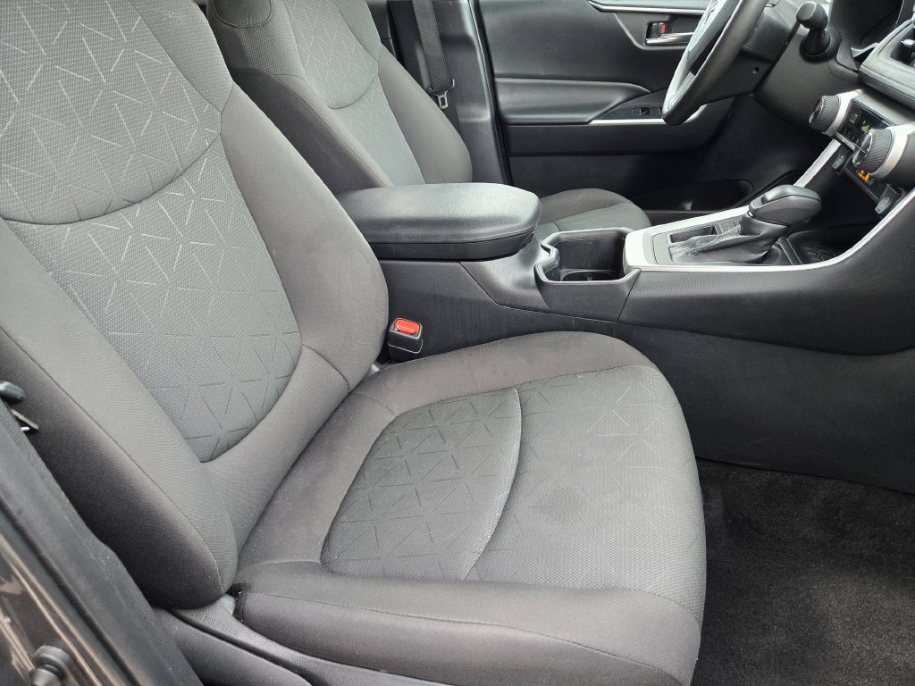 Used 2024 Toyota RAV4 XLE FWD image 11