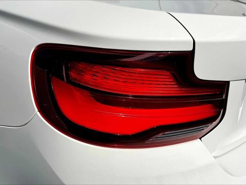 Used 2020 BMW 230i Convertible w/ Premium Package image 28