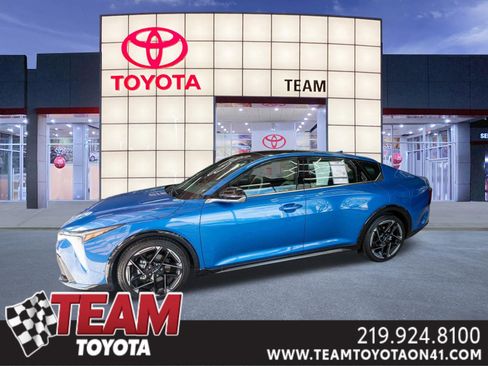 Used 2025 Kia K4 GT-Line w/ GT-Line Premium Package image 1